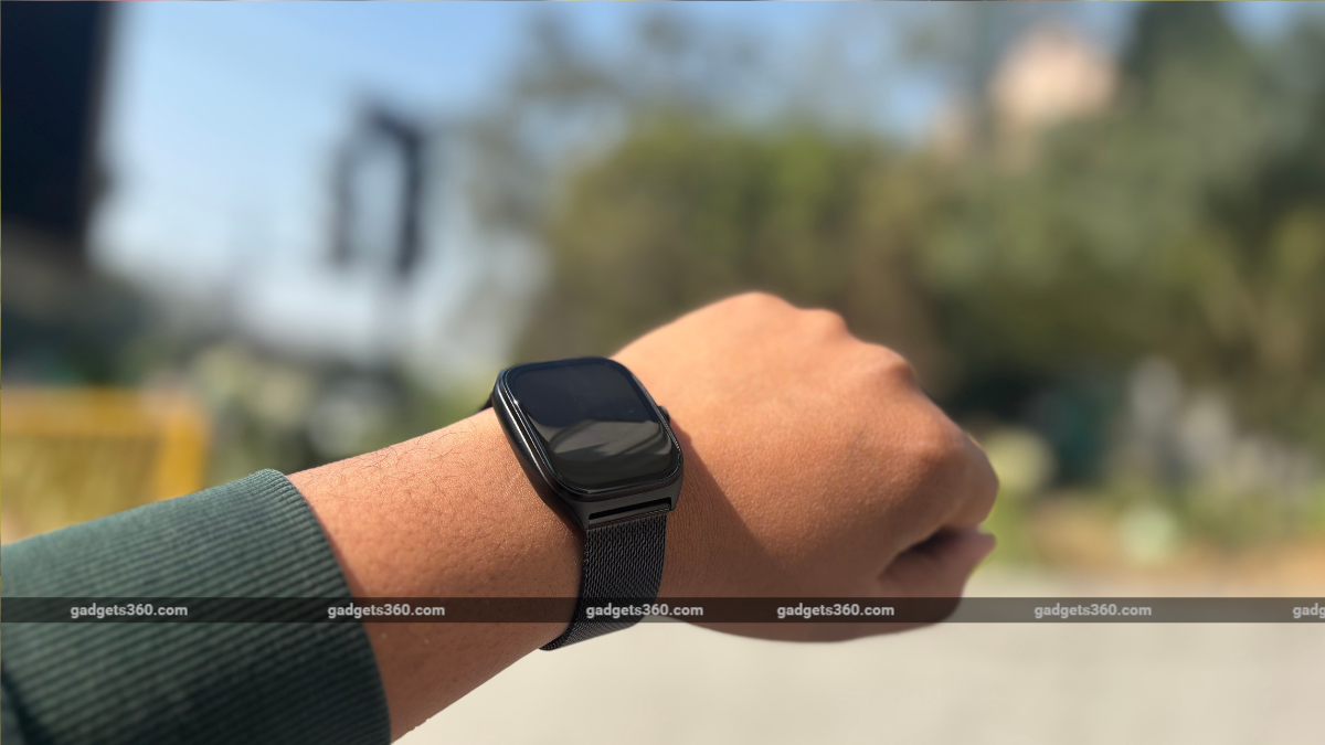 Titan Evolution Review: A Stylish Smartwatch at Affordable Price 