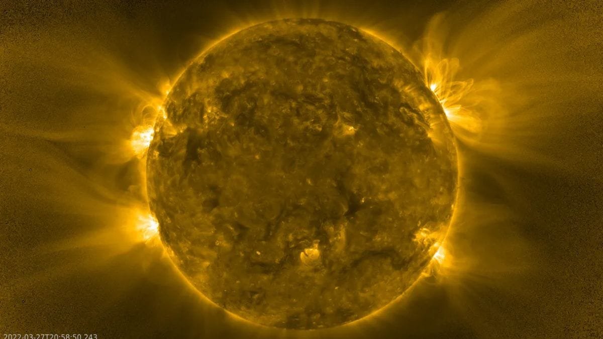 Tiny Plasma Jets on Sun Identified as Key Drivers of Solar Wind