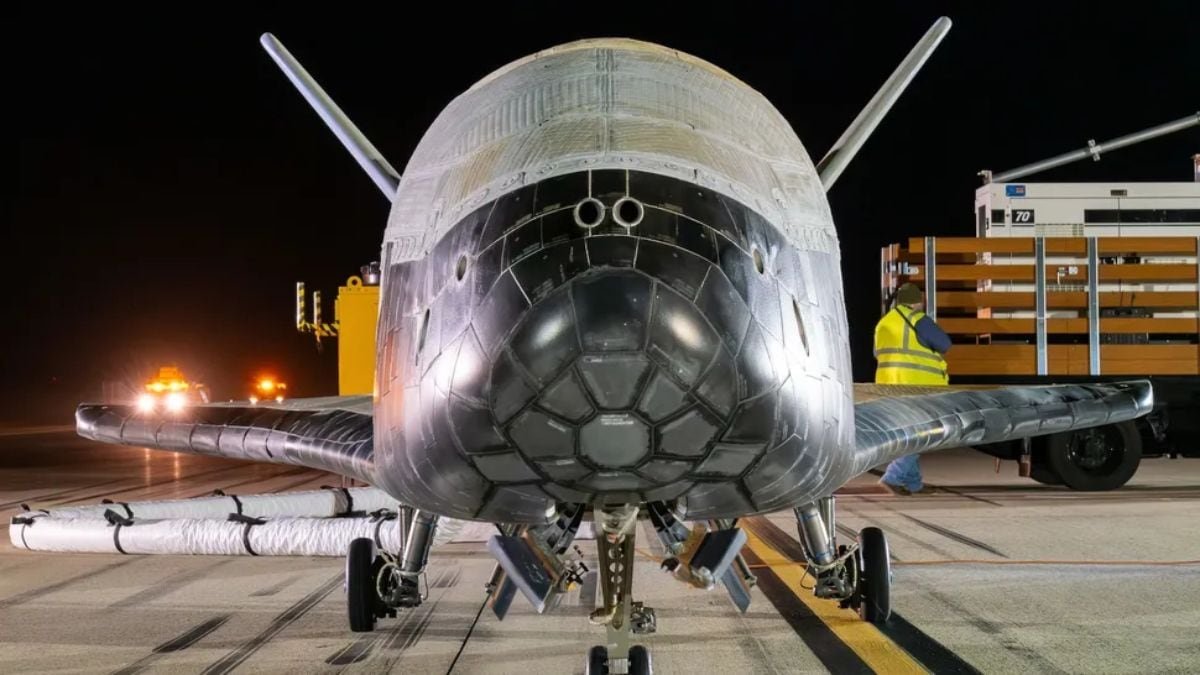 X-37B Space Plane Returns After 434-Day Mission, Advancing Space Tech