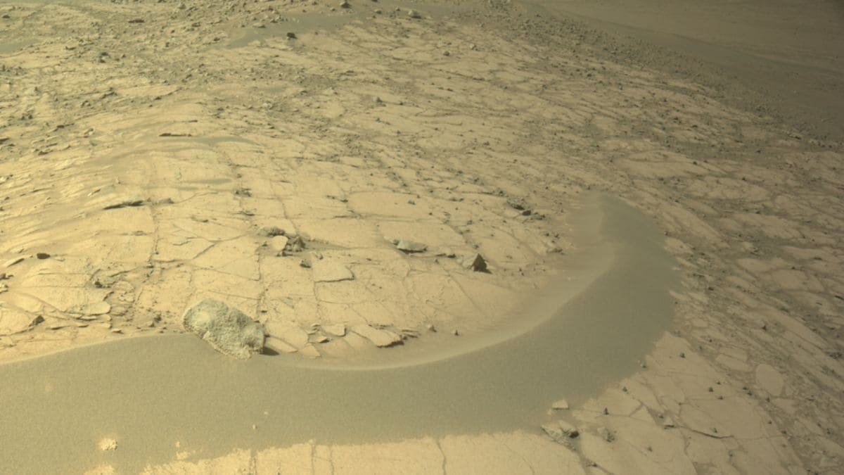 Perseverance Rover Studies Ancient Martian Rocks at Fallbreen and Forlandet Quadrangle